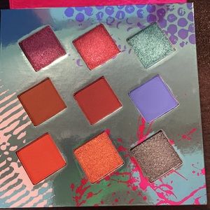 Living in color by Hank and Henry eyeshadow pallet
